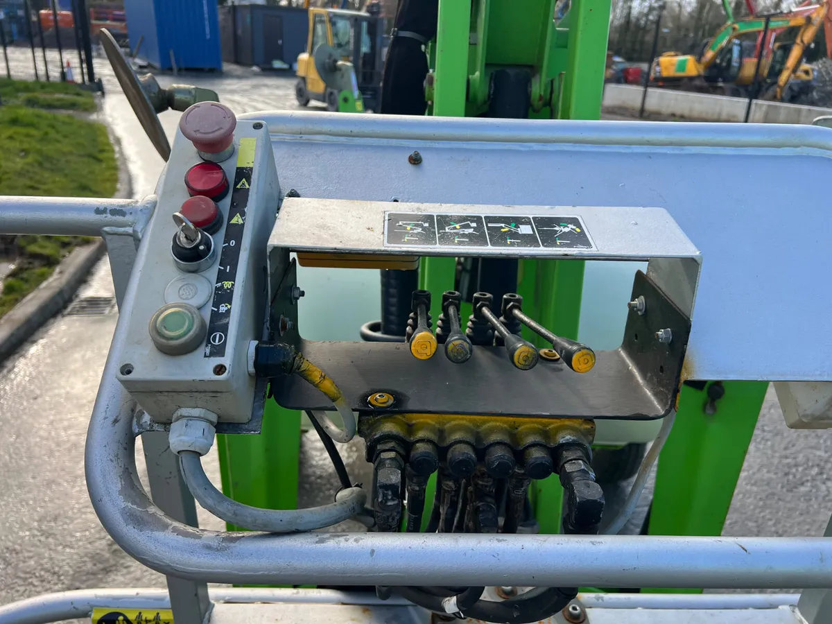 Niftylift 140 Tow Behind Cherry Picker - Image 4