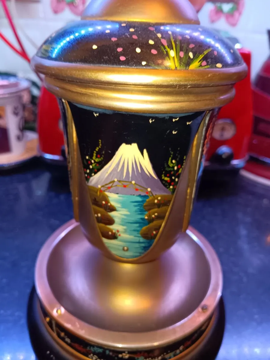 Vintage cigarette dispenser - Image 1