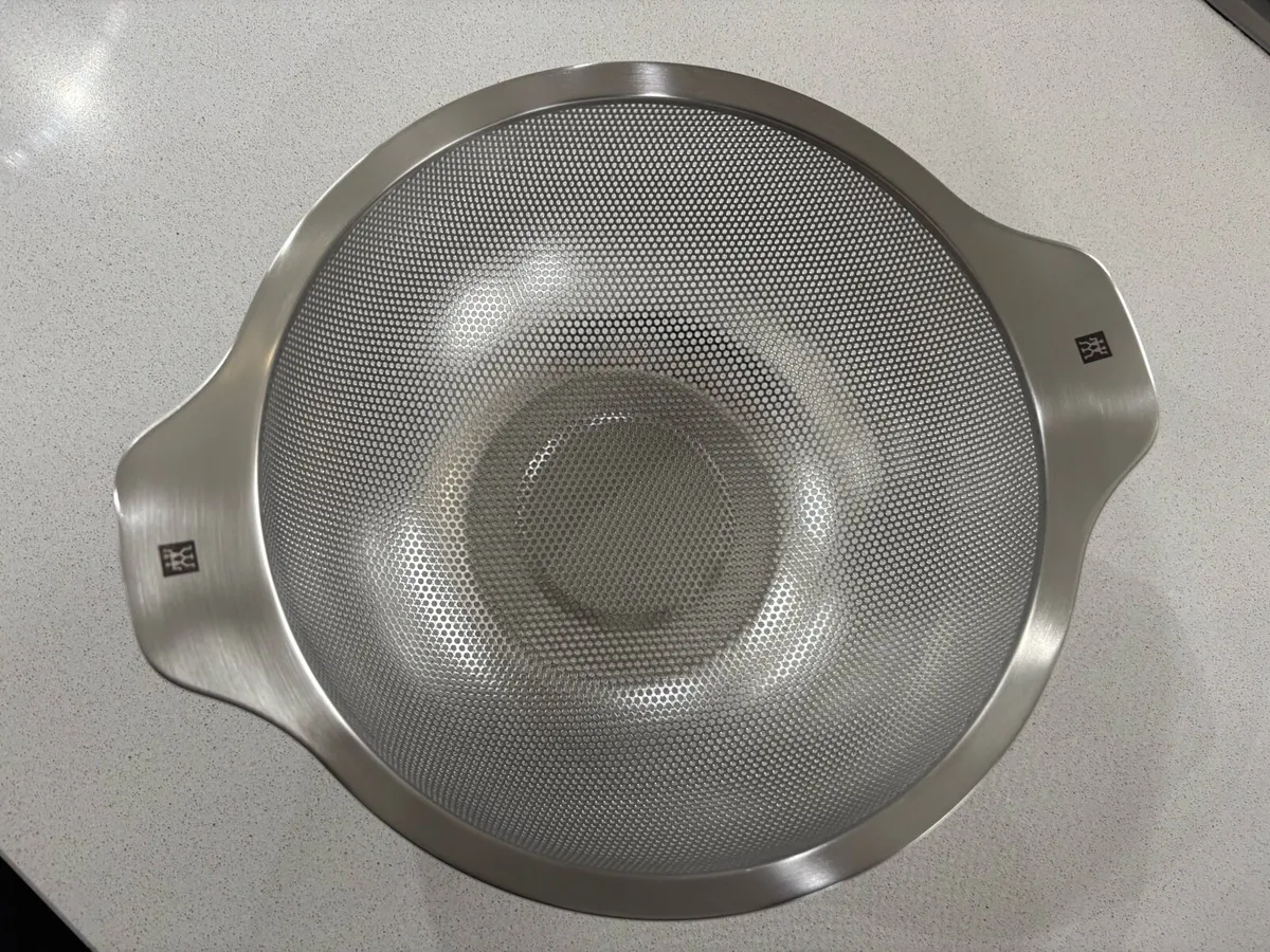 Zwilling large 24cm Collander - Image 1