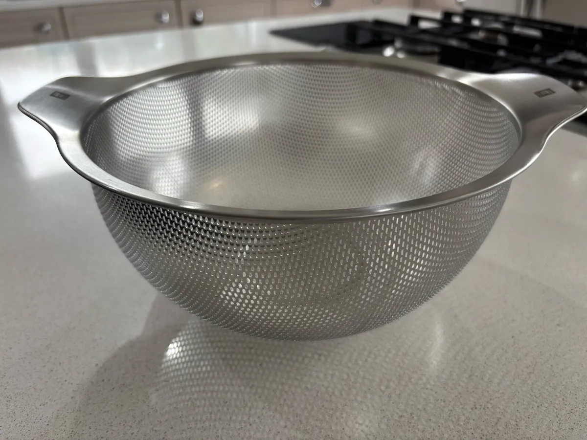 Zwilling large 24cm Collander - Image 2