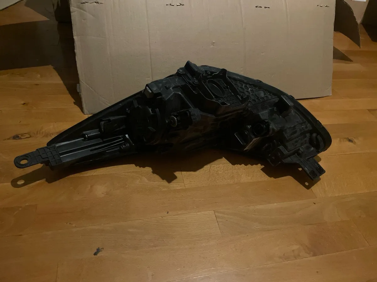 2016-2019 Kia sportage drivers side headlight - Image 2