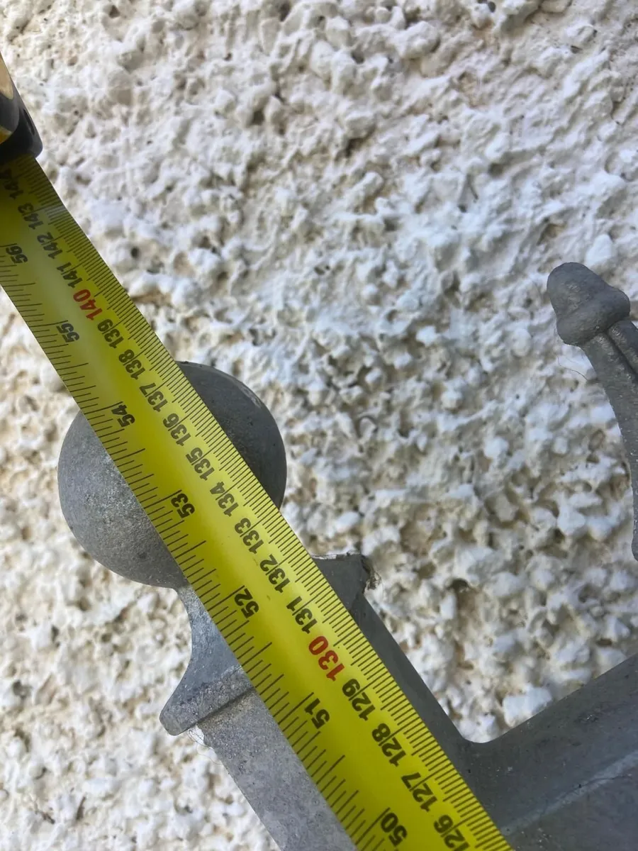 Pair of new, heavy-duty galvanised driveway gates - Image 3