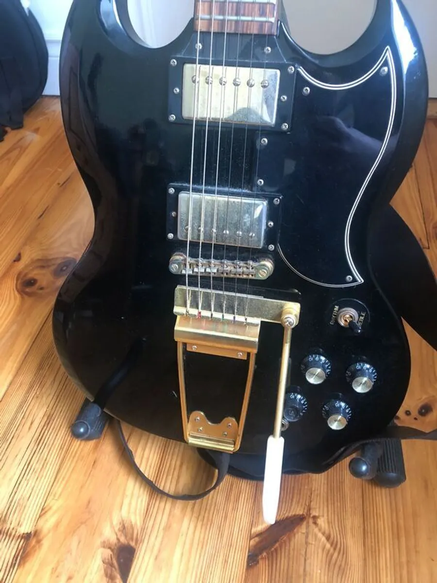 2009 Epiphone '65 Maestro Deluxe SG G-400 Ebony Solidbody - Image 3