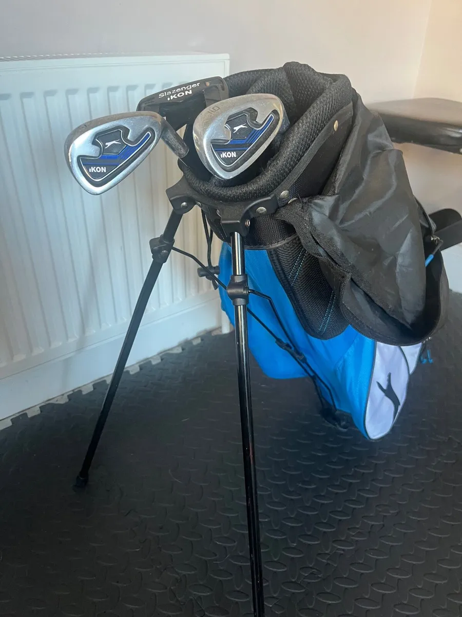 Junior golf bag and clubs  right hand - Image 1