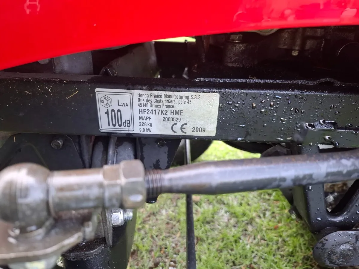 Honda 2417 ride on mower - Image 2
