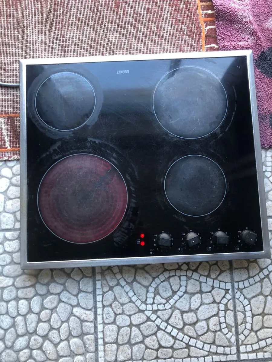 Zanussi electric hob - Image 2