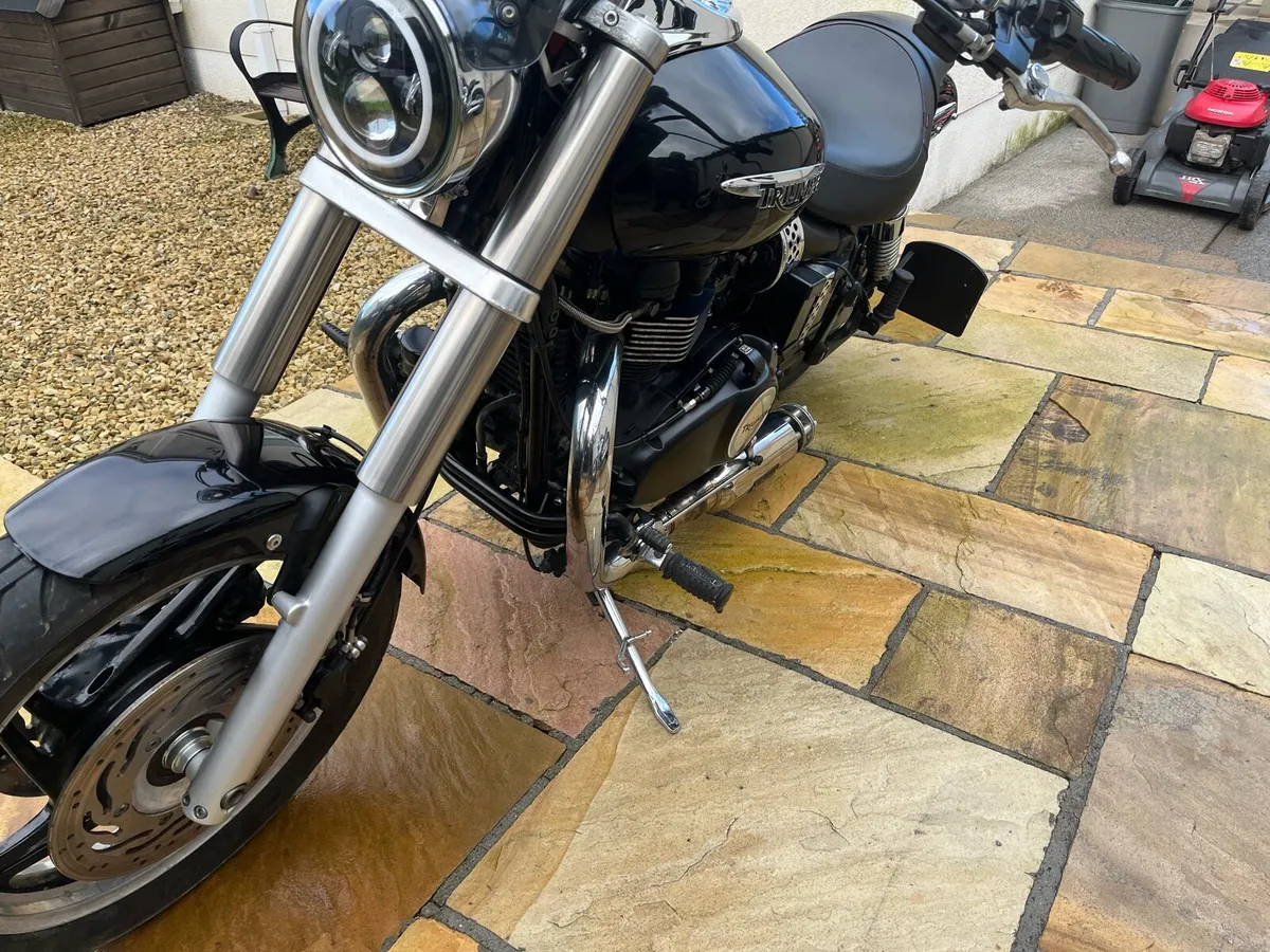 Triumph Bonneville Speedmaster 900 - Image 2