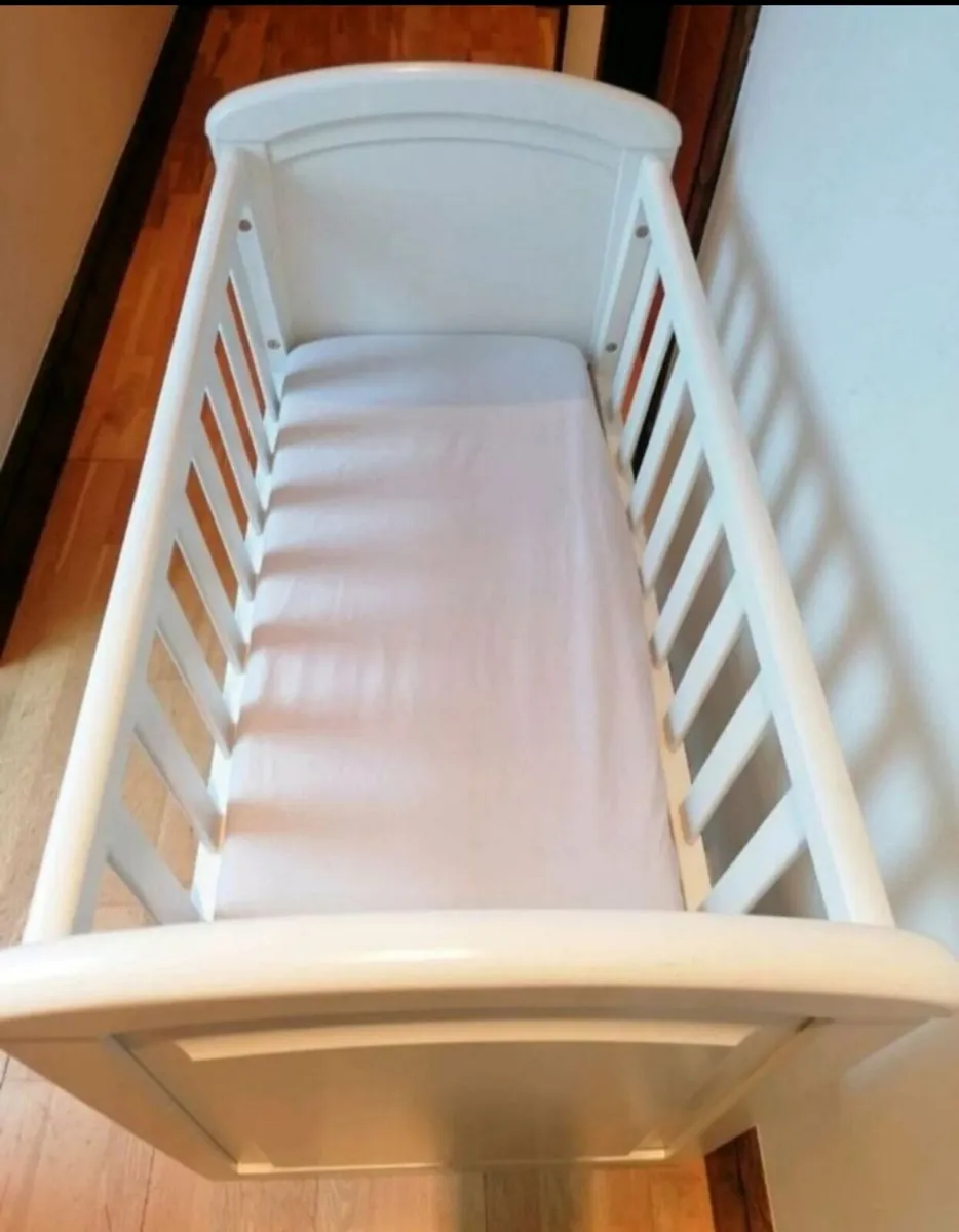 Baby Rocking Crib - Image 4