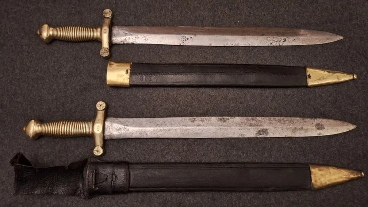 Antique Sword - french gladius - Image 1