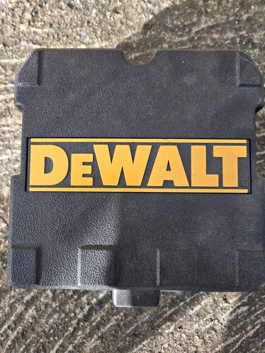 Dewalt DW088CG - Image 1