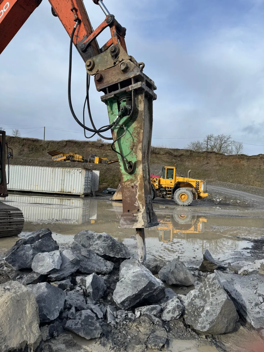 MONTABERT ROCK BREAKER - Image 1