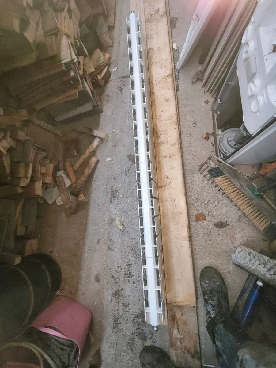 Aluminium radiator 1460mm x 250mm - Image 1