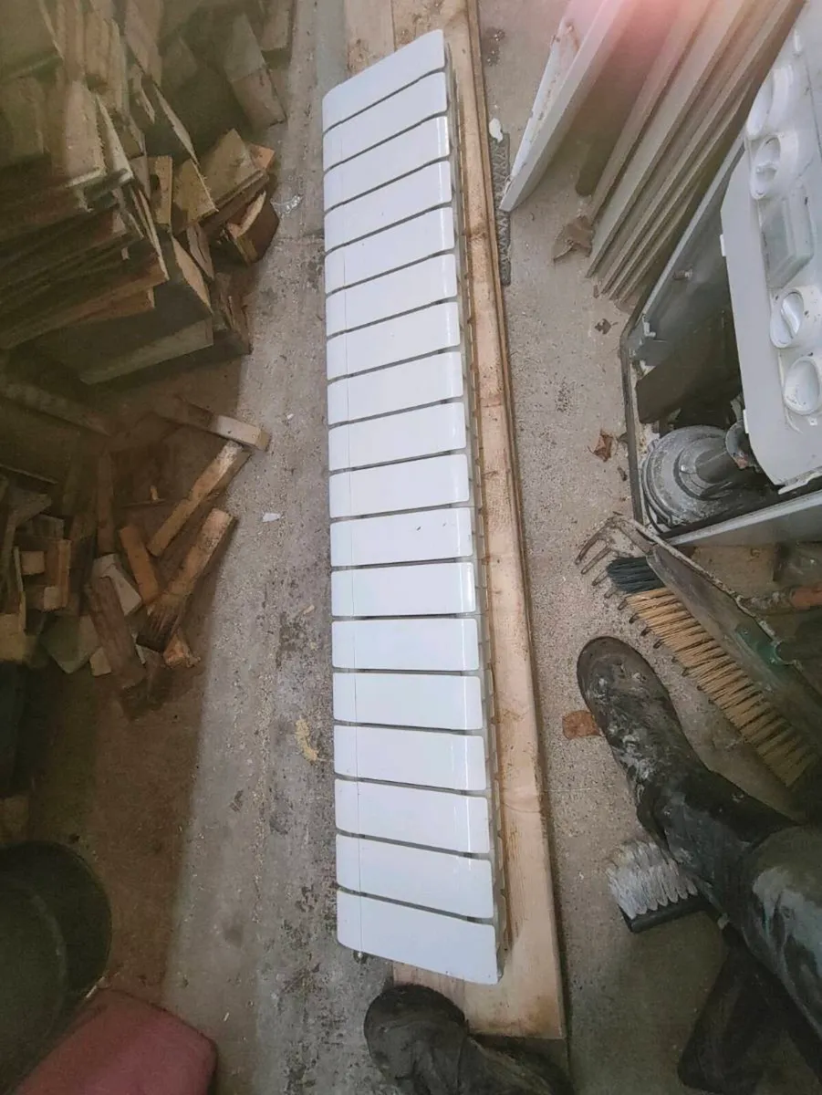 Aluminium radiator 1460mm x 250mm - Image 2