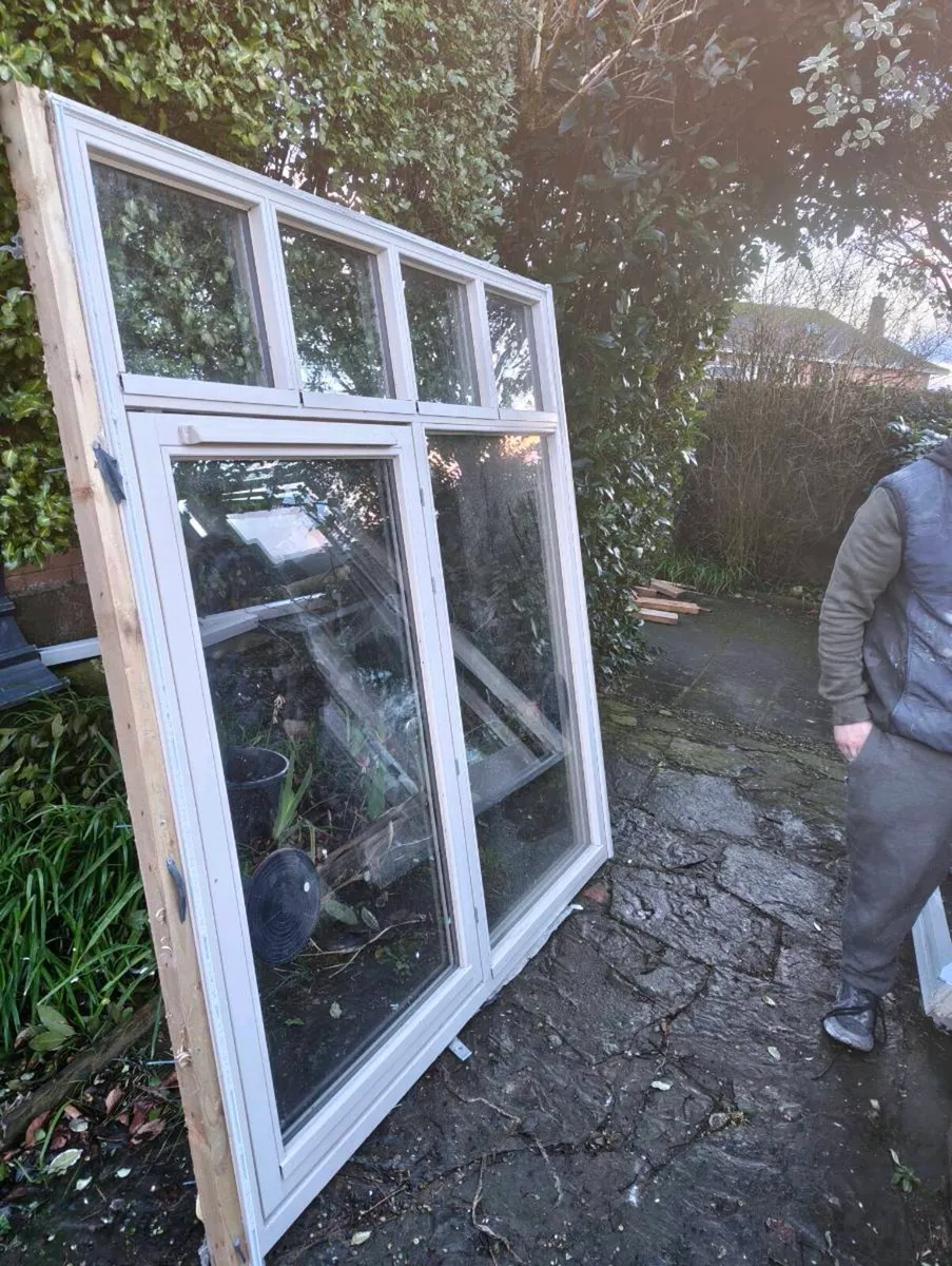 Double door and 2 windows hard wood - Image 3