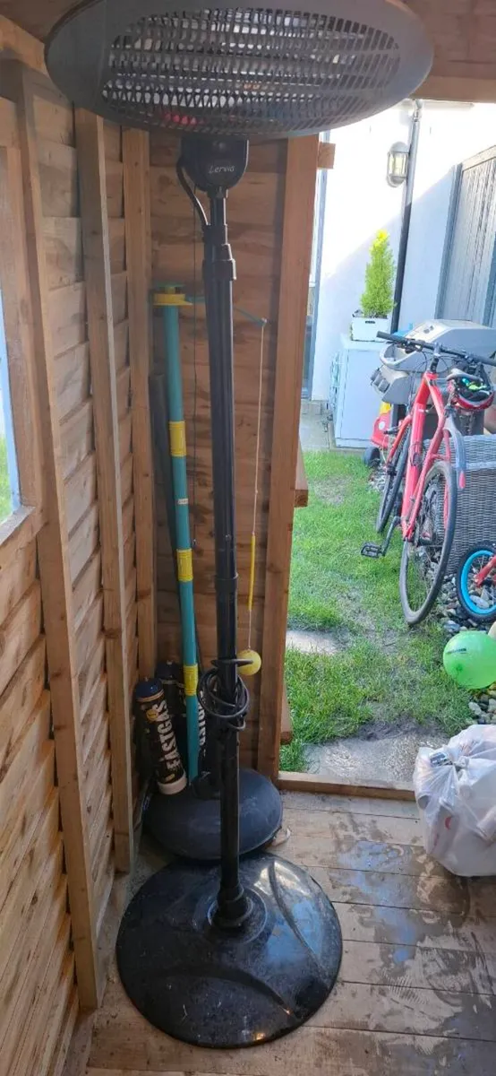 Lervia Electric Patio Outdoor Standing Heater - Image 3