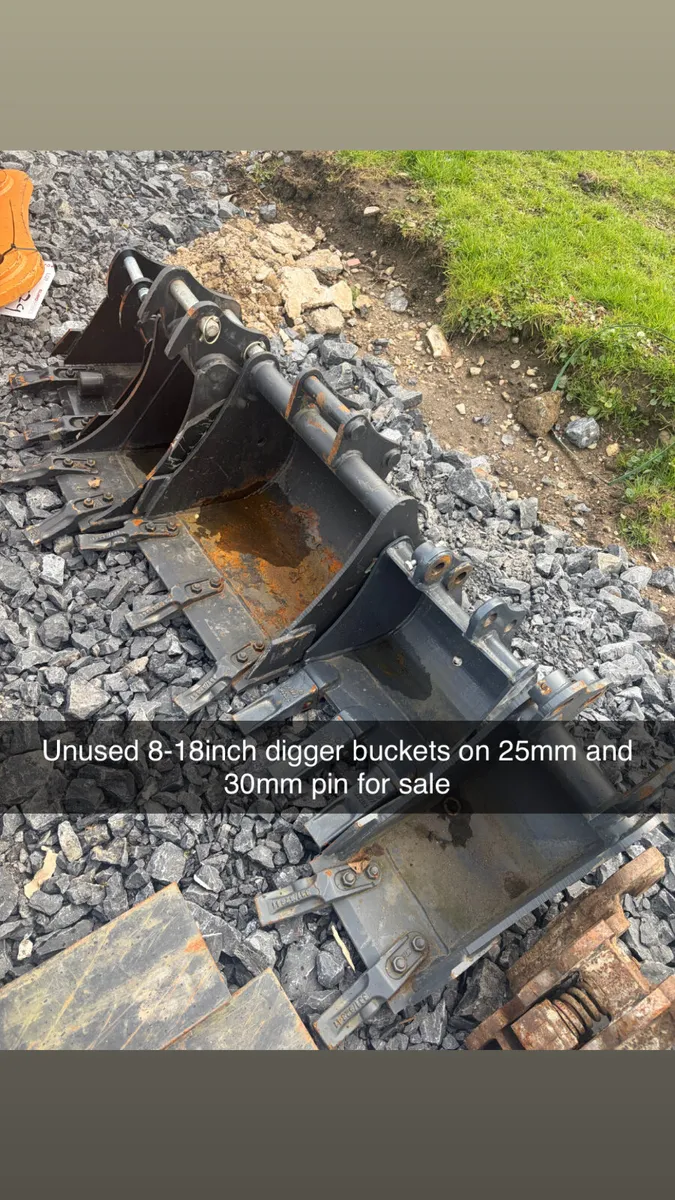 Unused 25/30mm pin buckets for sale - Image 1
