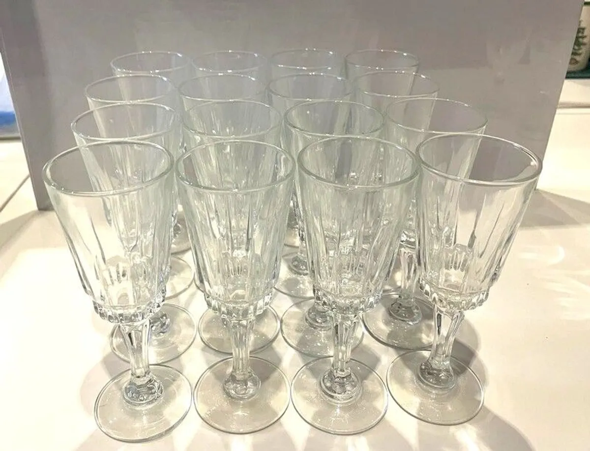 White wine glasses - Image 2