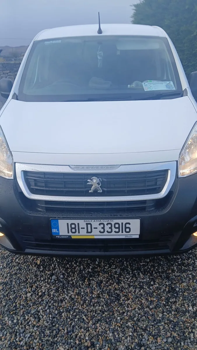 2018 Peugeot Partner van - Image 2
