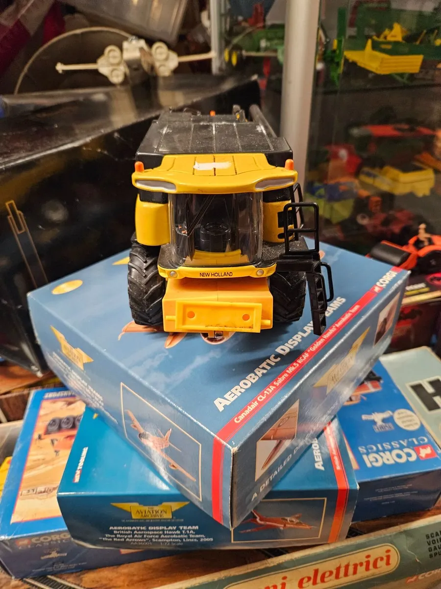 Britain's New Holland Combine No header - Image 1