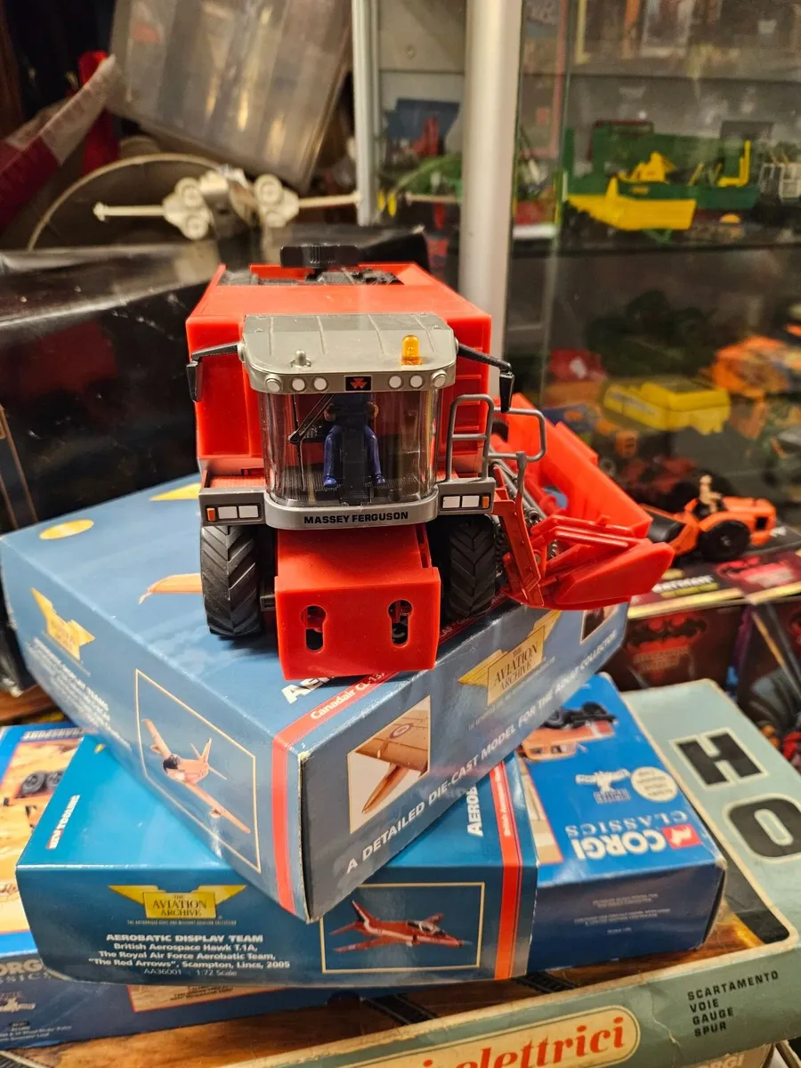 Britain's Siku Massey Ferguson Combine - Image 1