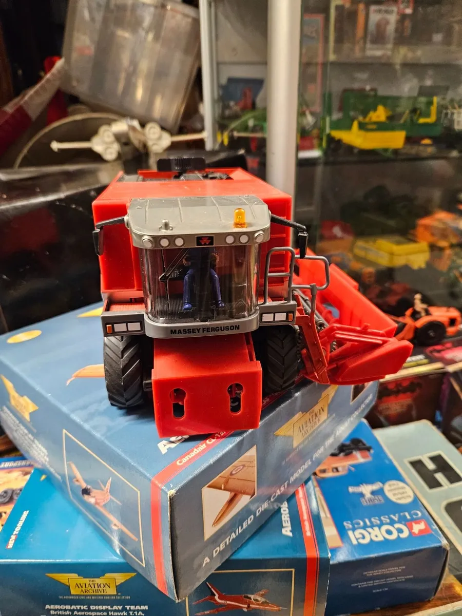 Britain's Siku Massey Ferguson Combine - Image 3