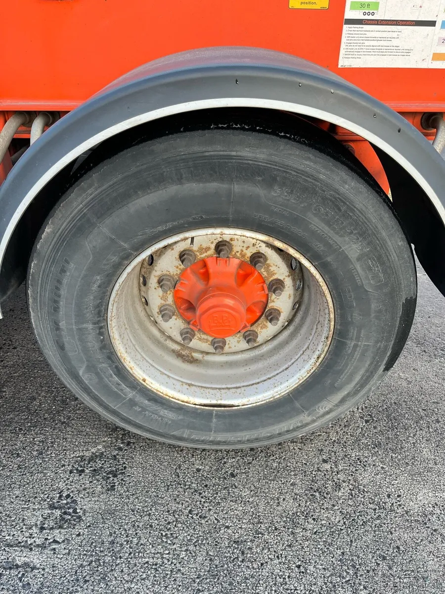 2019 SDC LONG NECK SLIDING SKELETAL TRAILER - Image 2