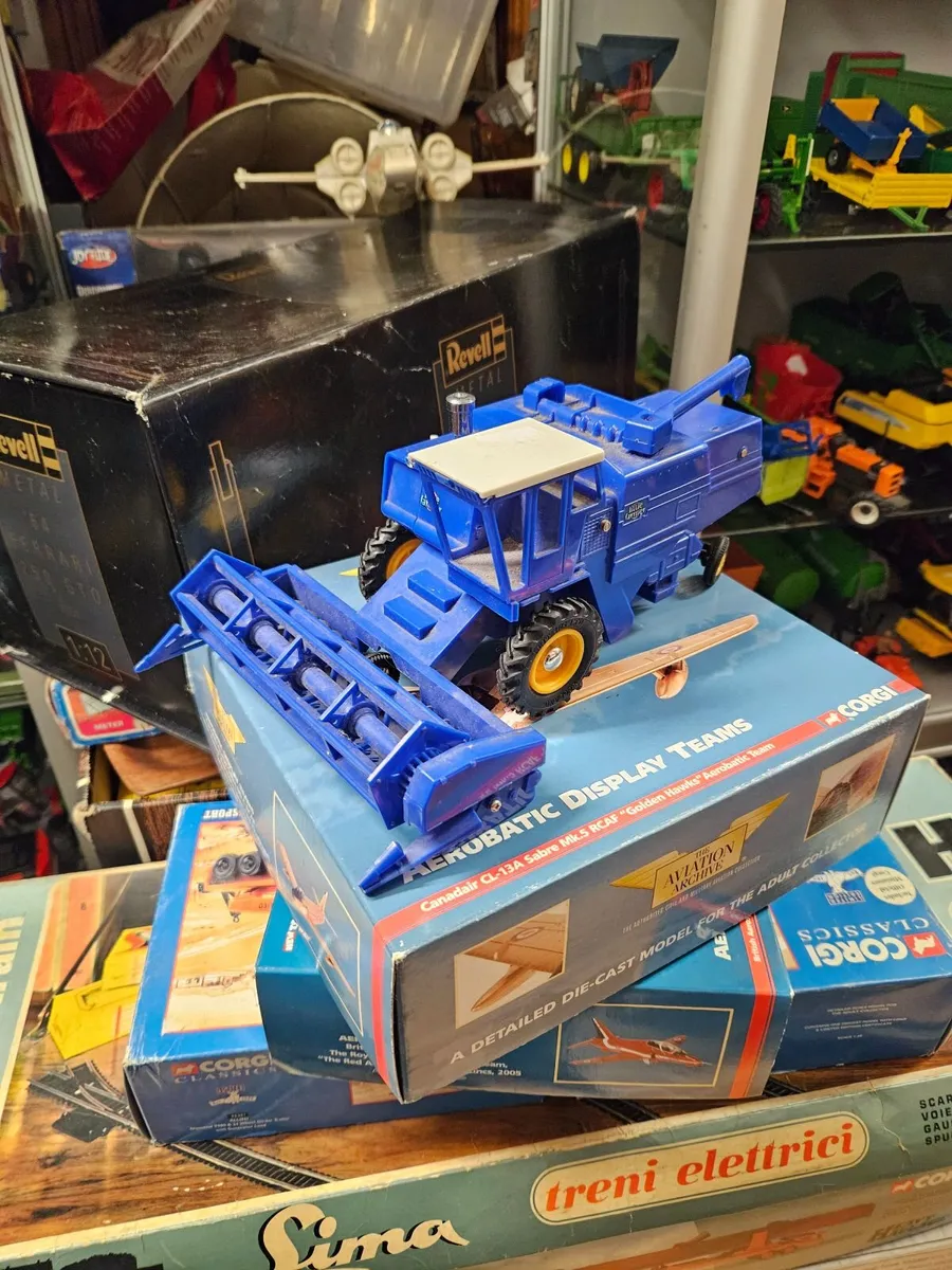 Britain's Combine Harvester - Image 2