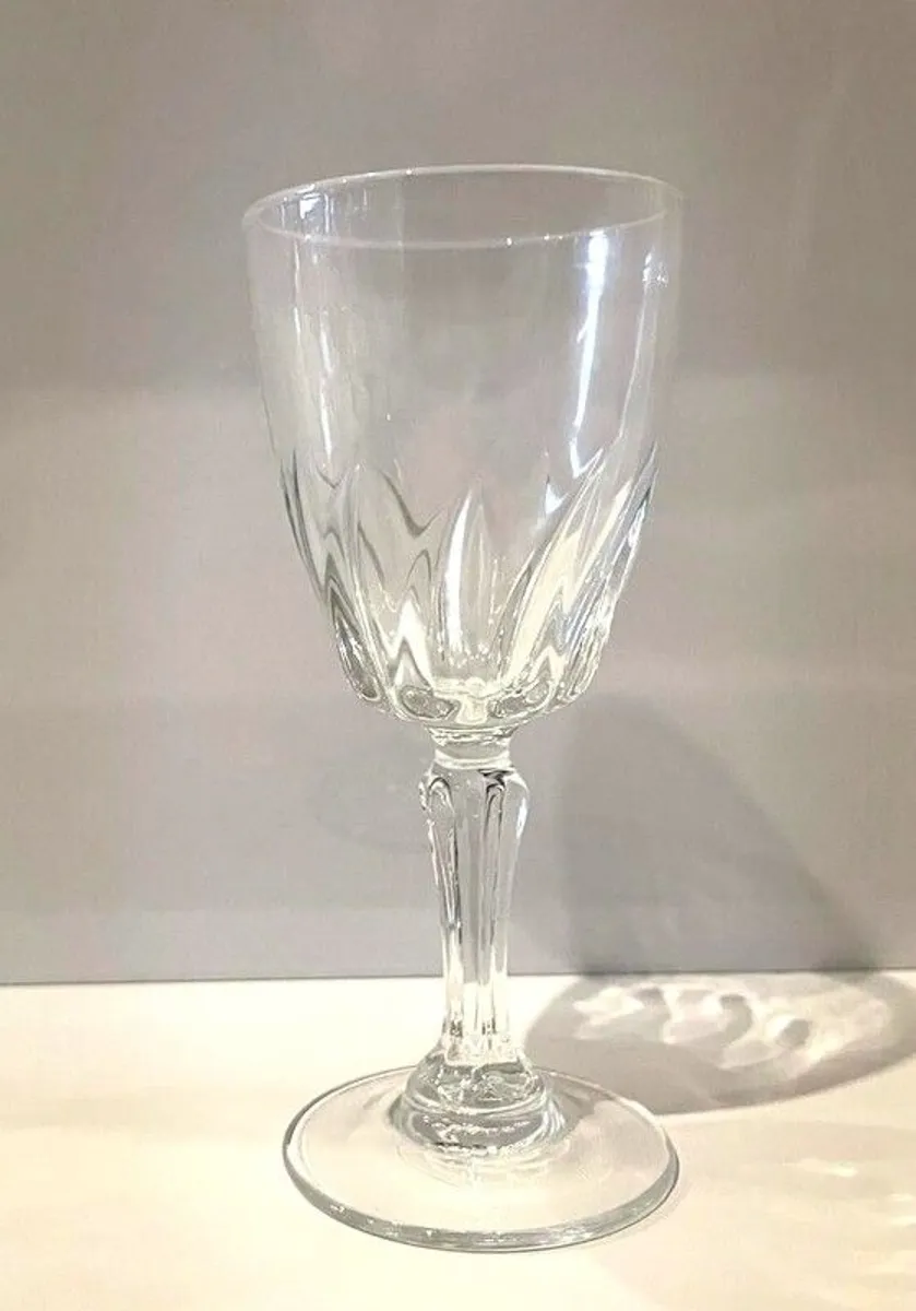 Set of 16 stemmed port - sherry glasses - Twist cut glass design - Image 2