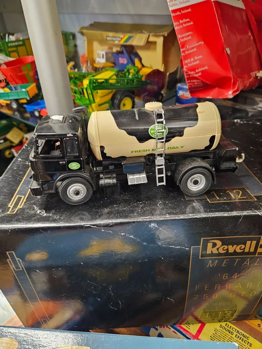 Britain's Iveco Milk Lorry - Image 3