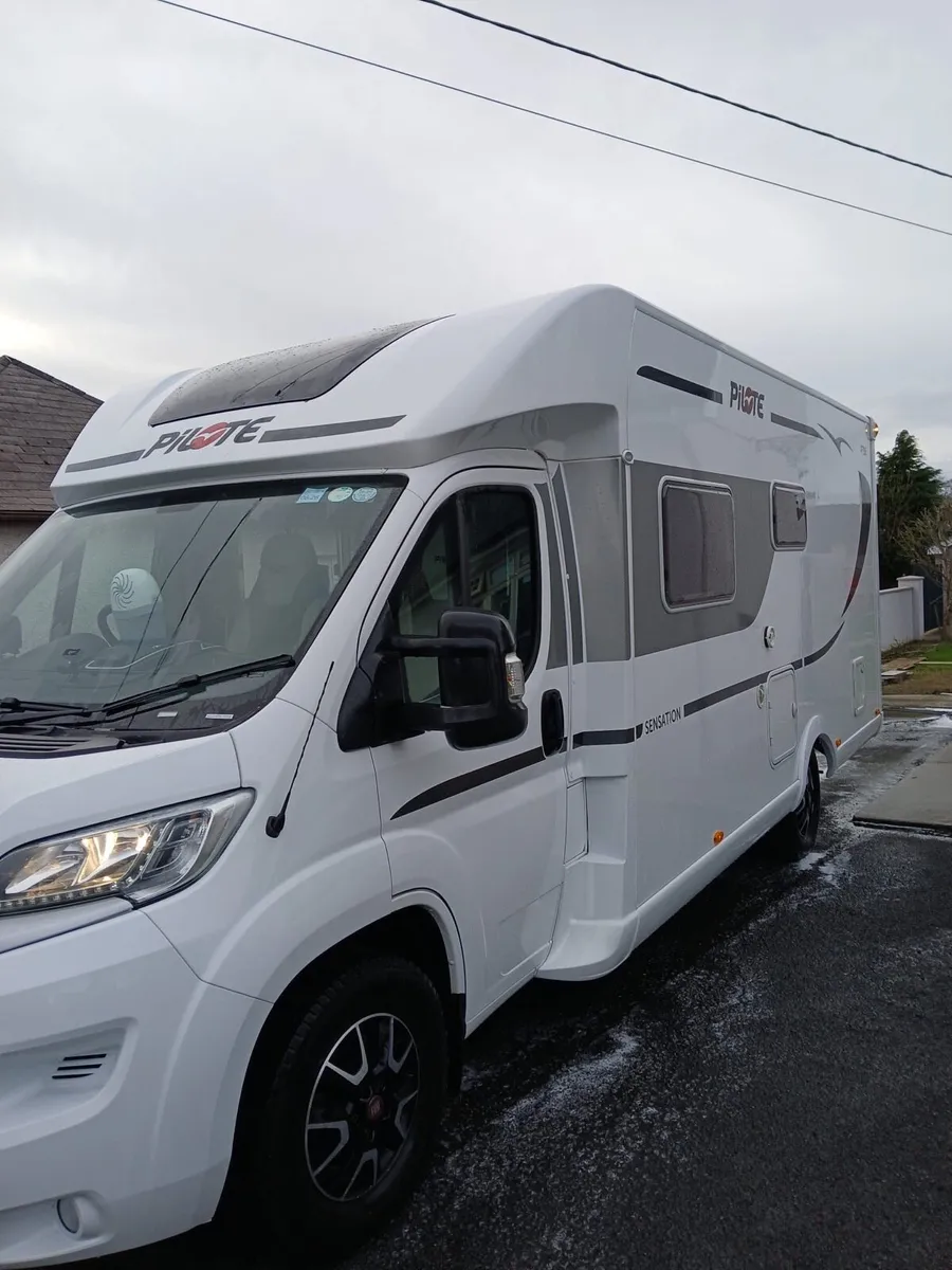 2017 Pilote Sensation P716 - Image 2