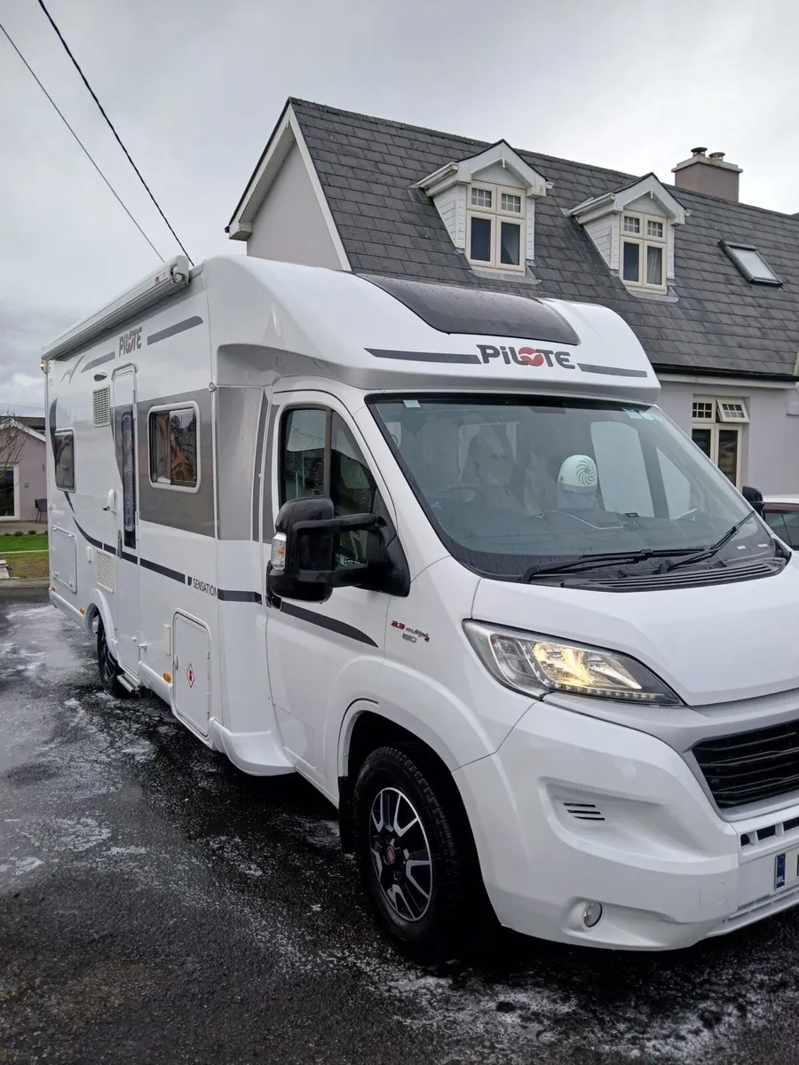 2017 Pilote Sensation P716 - Image 3