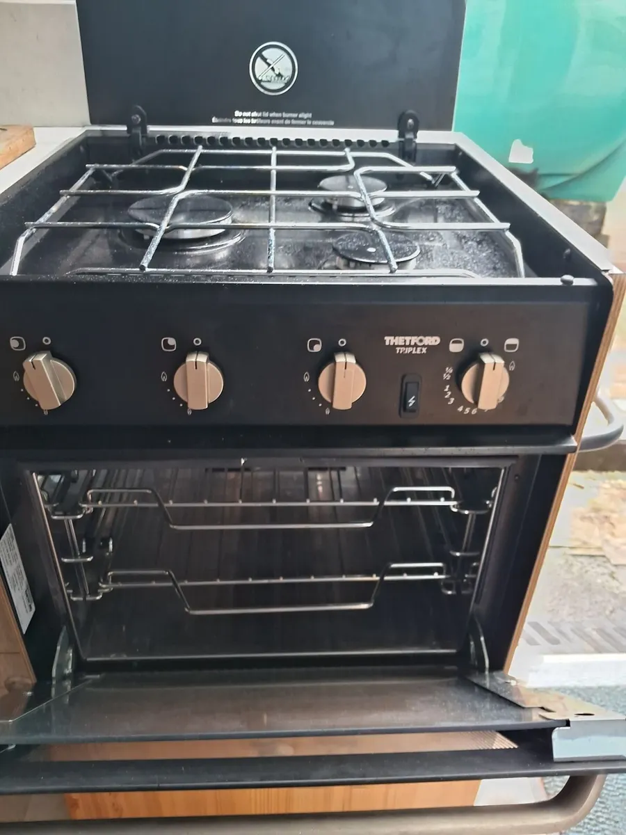 Oven - Image 1