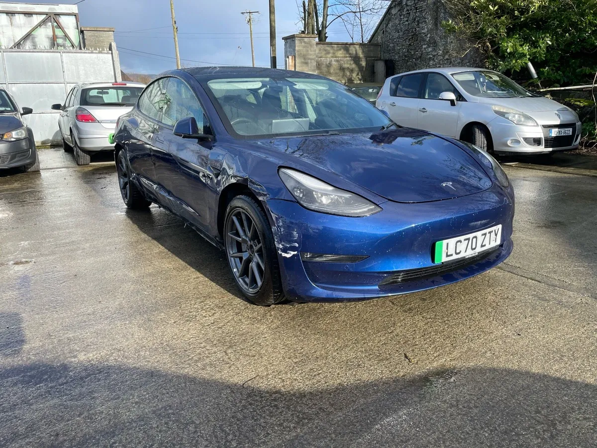 Tesla model 3 AWD - Image 1