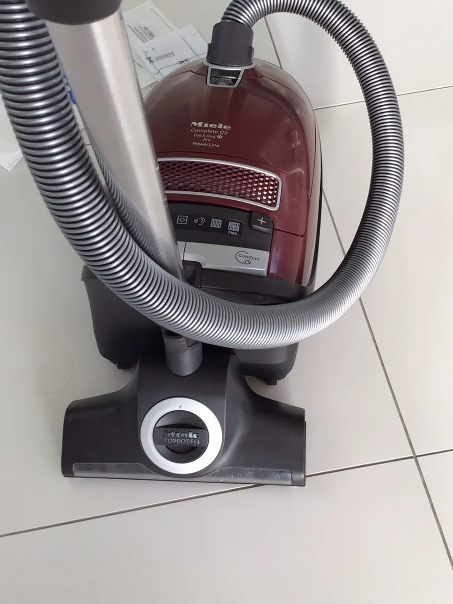 Miele vacuum cleaner Complete C3 - Image 2