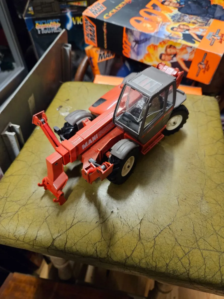 Corgi Joal Manitu Telescopic Loader 1.25 - Image 1