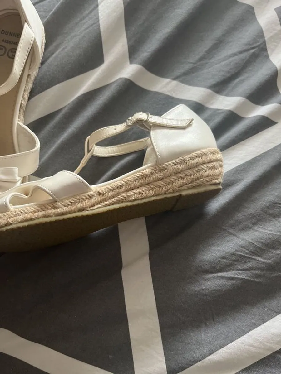 Cream sandals - Image 4