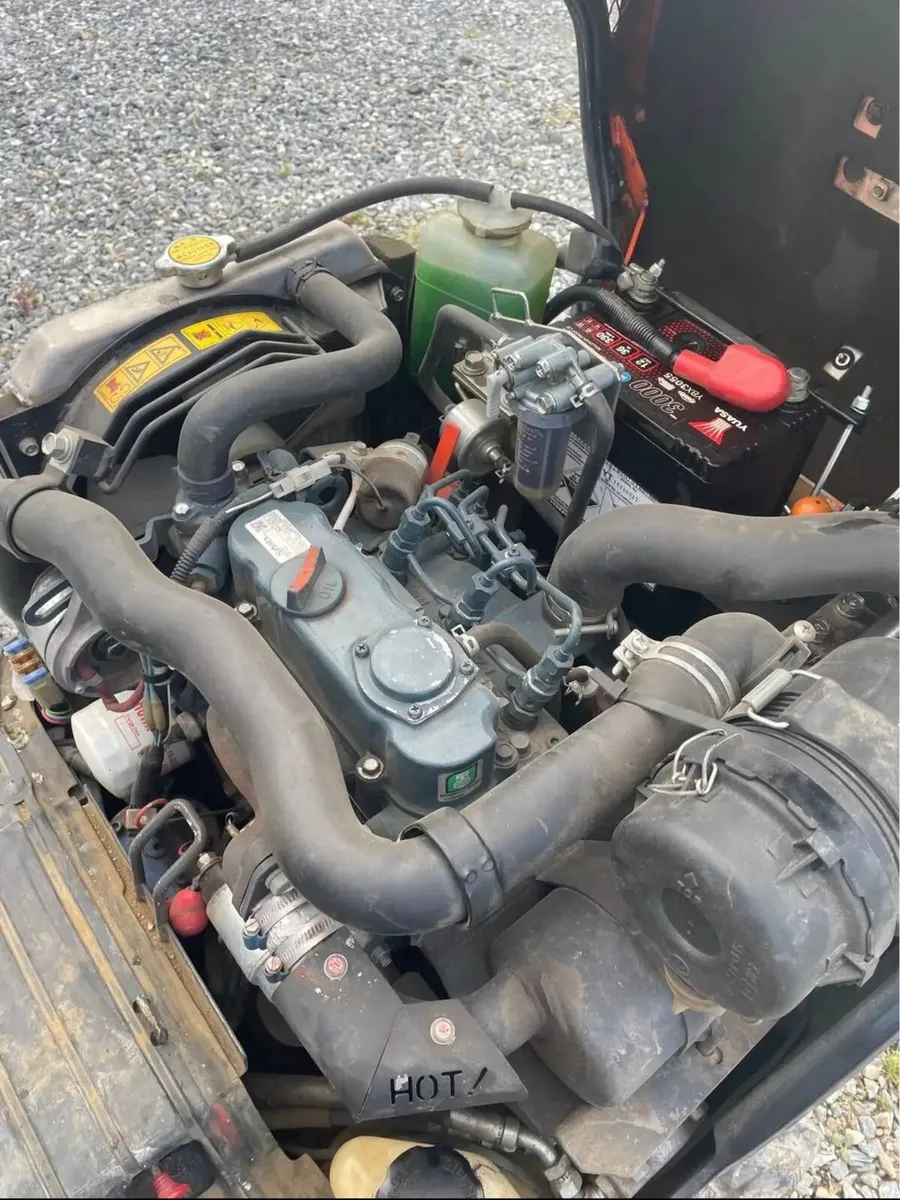 2018 Kubota mini digger 1 ton - Image 2