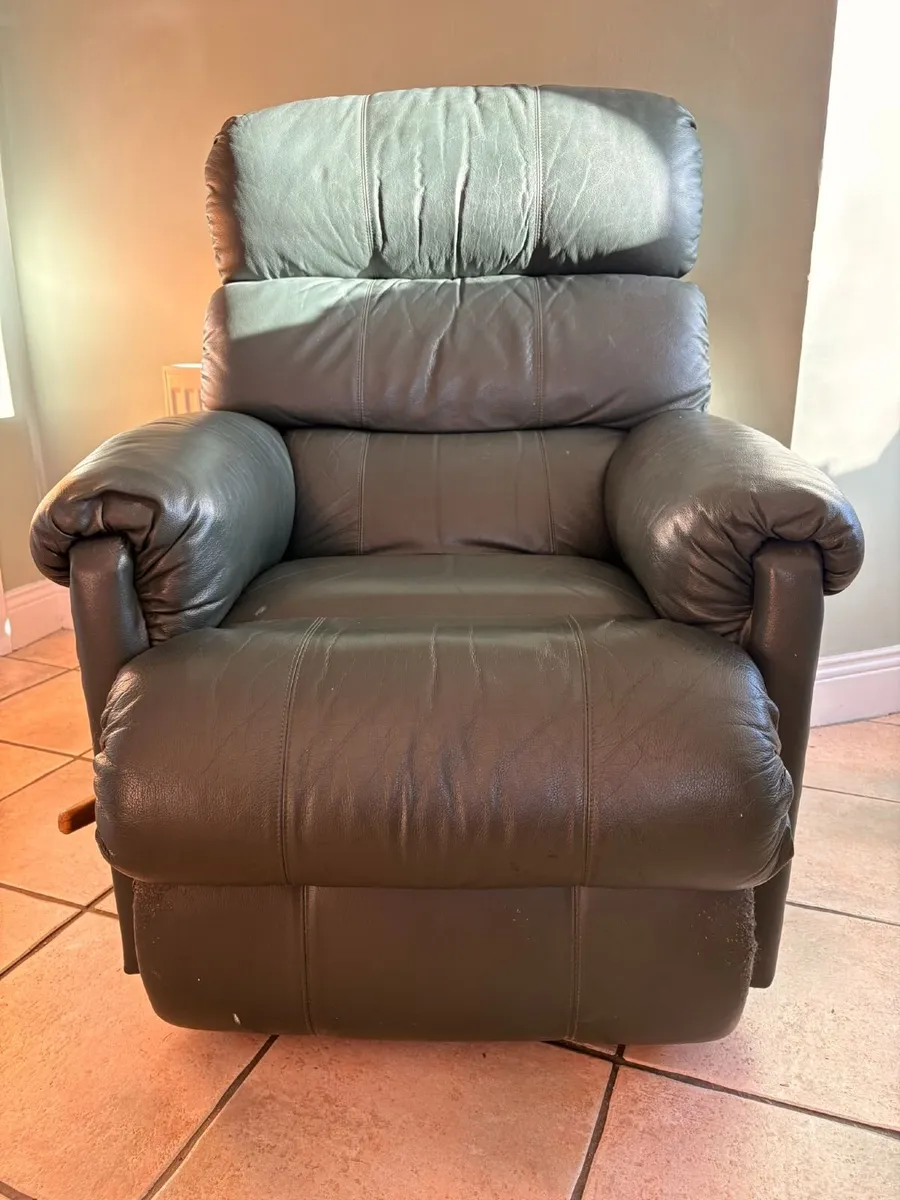 Original LazyBoy Leather Recliner armchair - Image 1