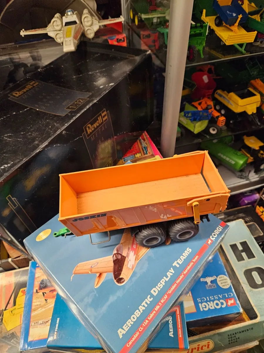 Britain's Siku Joskin Trailer - Image 4