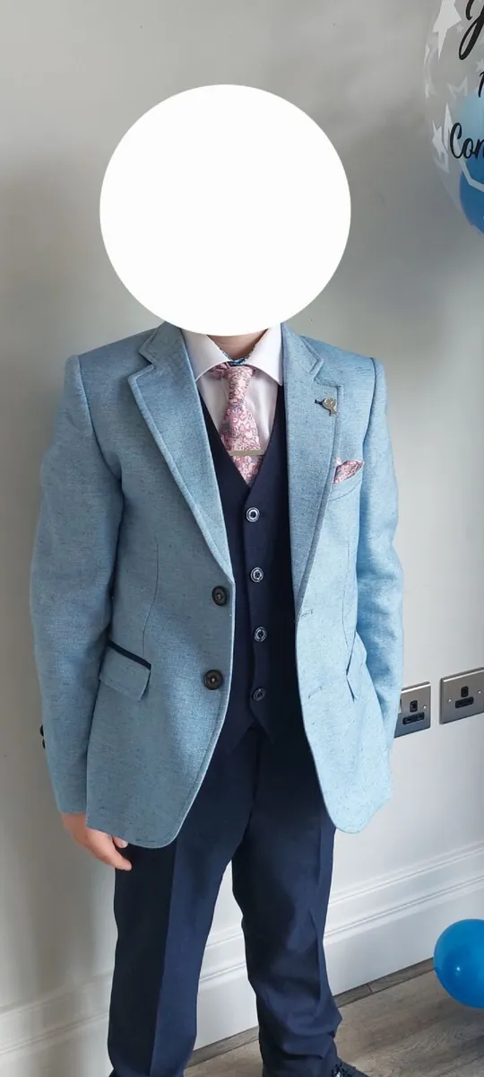 Boys commuion suit - Image 2