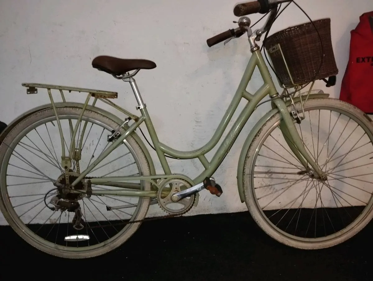 Ladies 28inch hybrid - Image 1