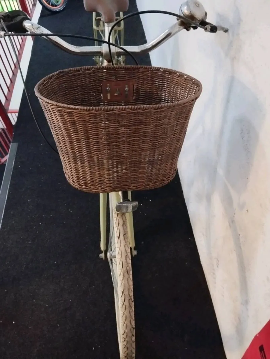 Ladies 28inch hybrid - Image 4