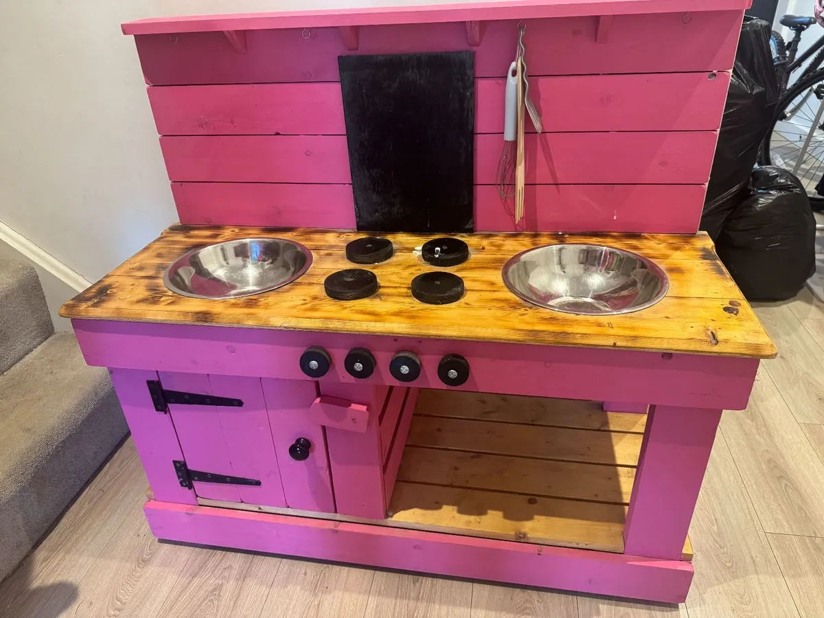 Mud Kitchen - Image 1