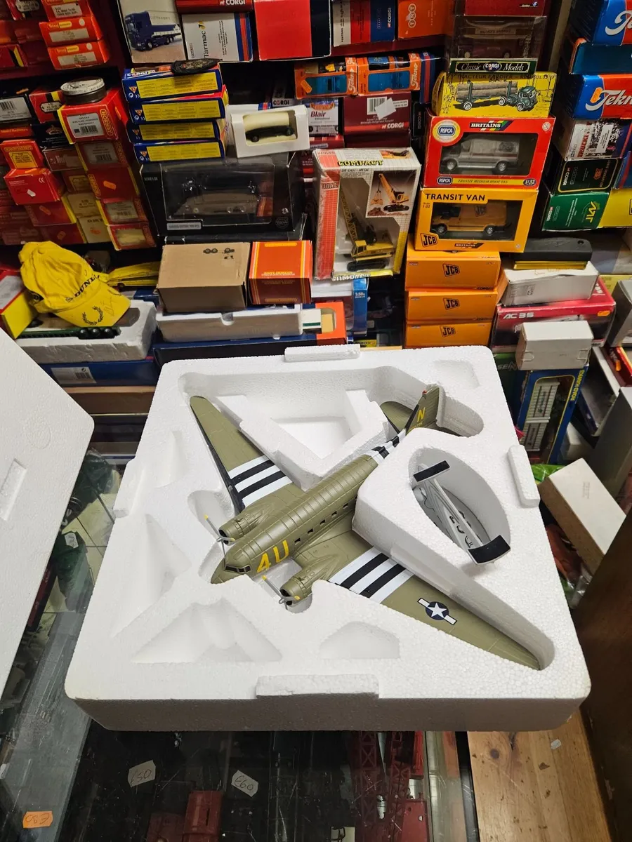 Corgi ERTL Douglas DC3 Normandy 1.72 - Image 2