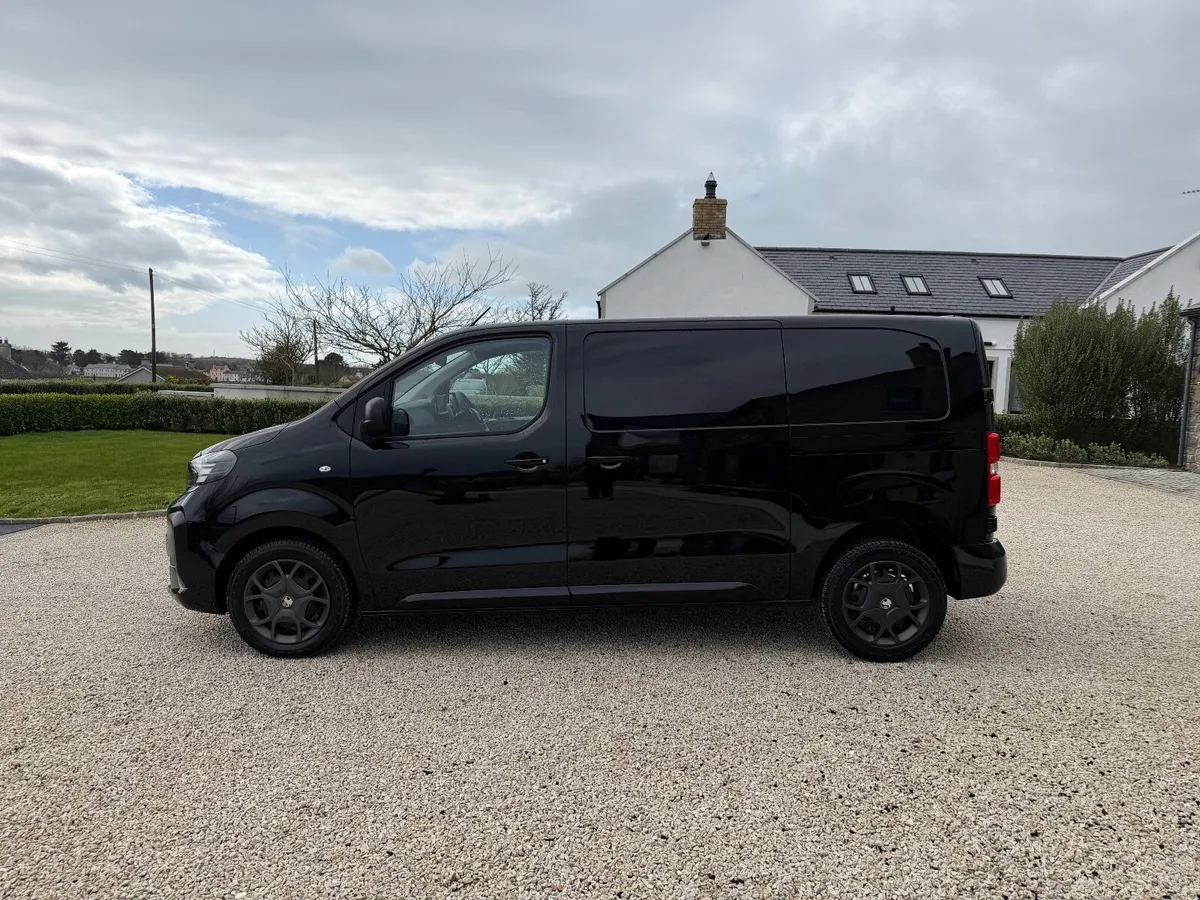 2025 Vauxhall Vivaro F3100 PRO 2.0 ONLY 900 MILES! - Image 4