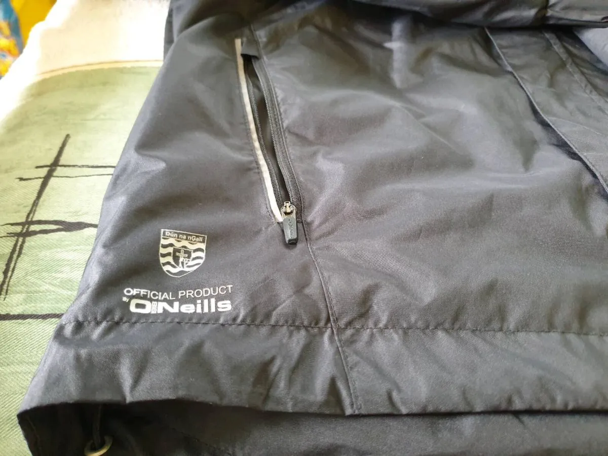 Donegal Gaelic Football Coat 2016 to 2017 - Image 4