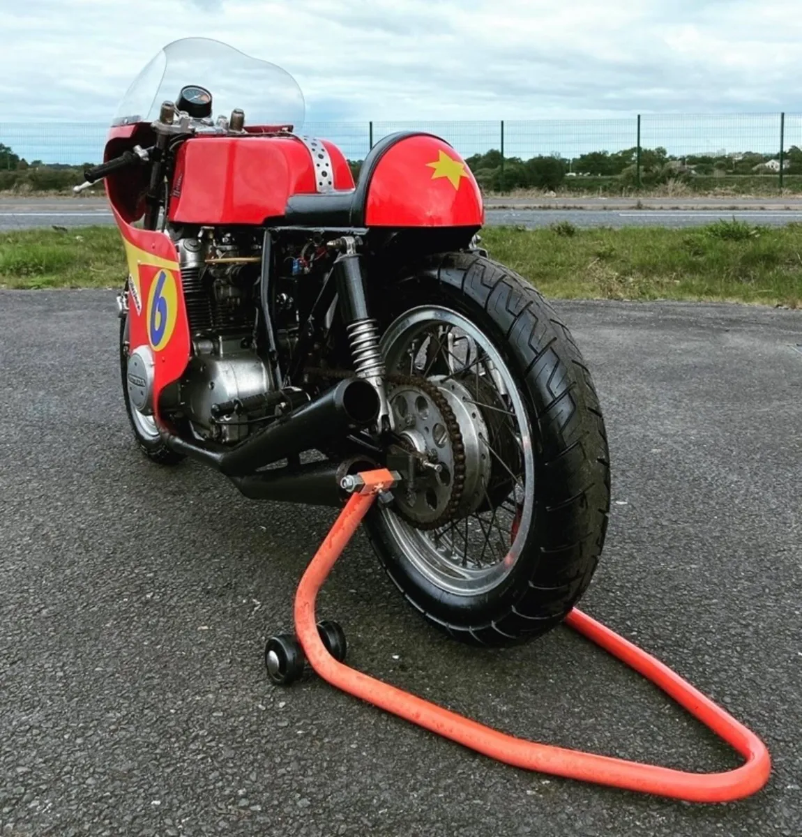 Honda cb 750/4 road race track bike - Image 2