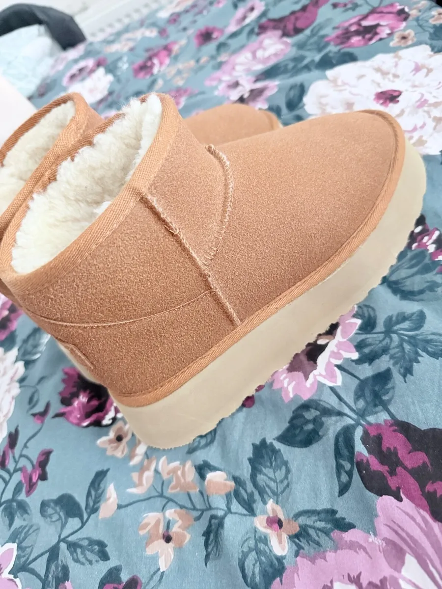 UGG boots - platform - Image 3