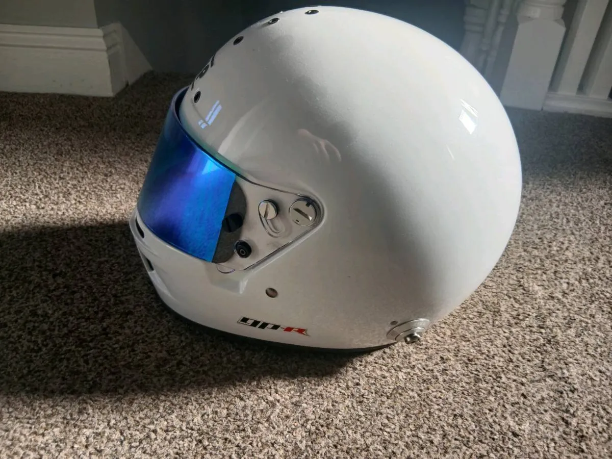 Omp GP-R helmet - Image 2