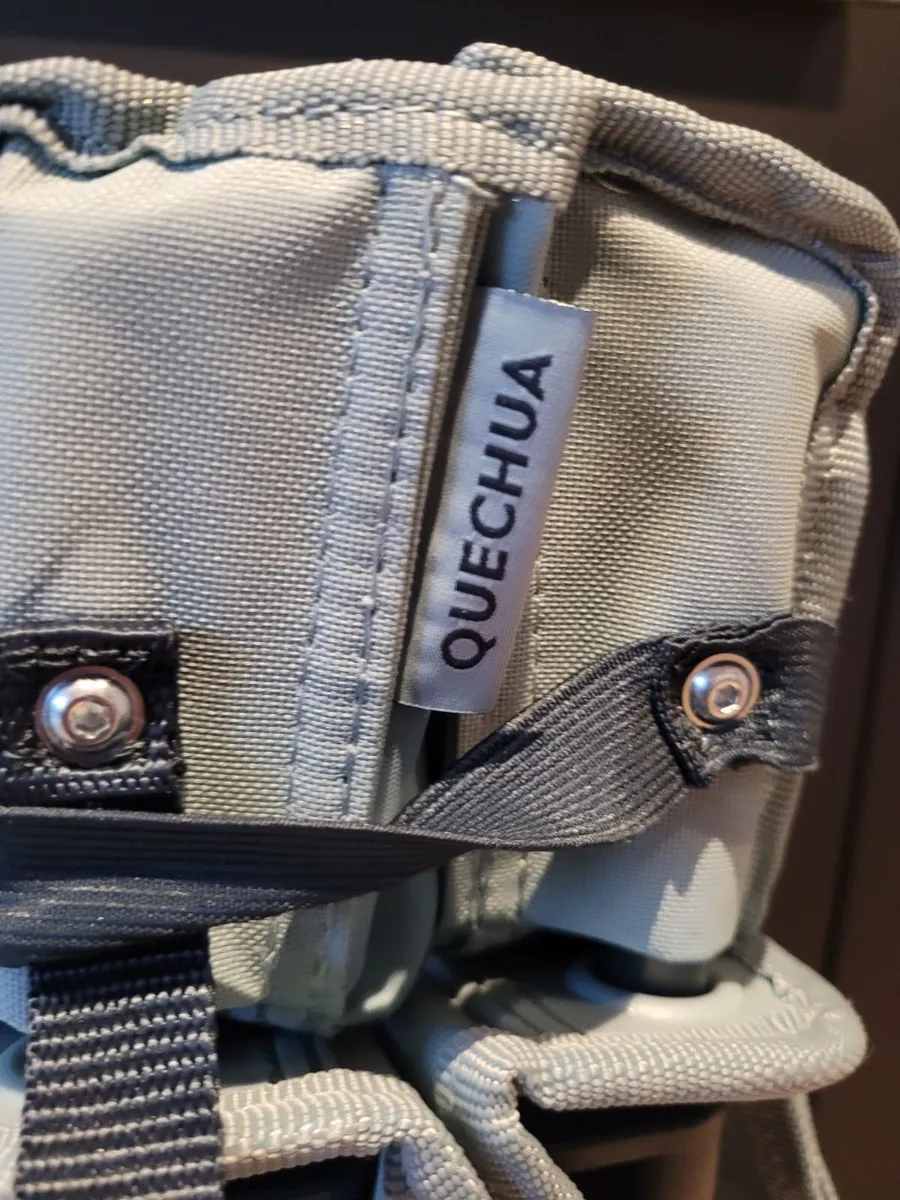 Folding camping chair with carry strap (Quechua) - Image 3